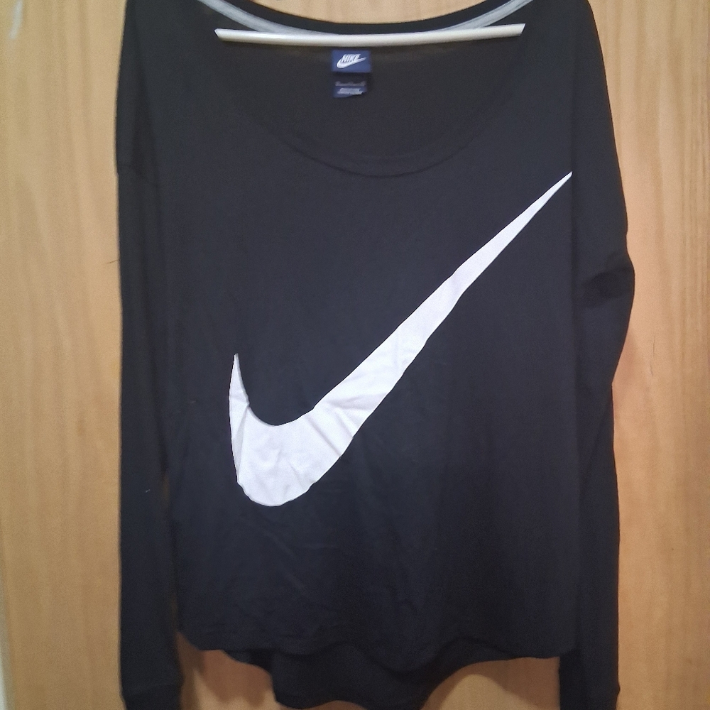 Nike Women's Black Long Sleeve T-shirt with White Logo Size XL - Picture 4 of 4